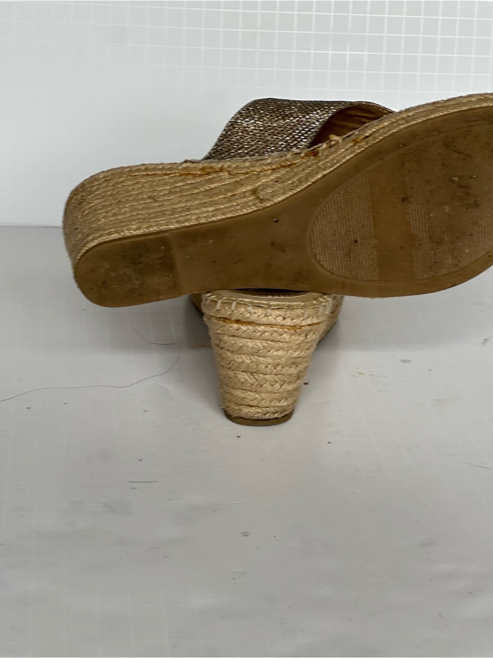 Bass Metallic Gold Espadrille Wedge Thong Sandals - Picture 8 of 11